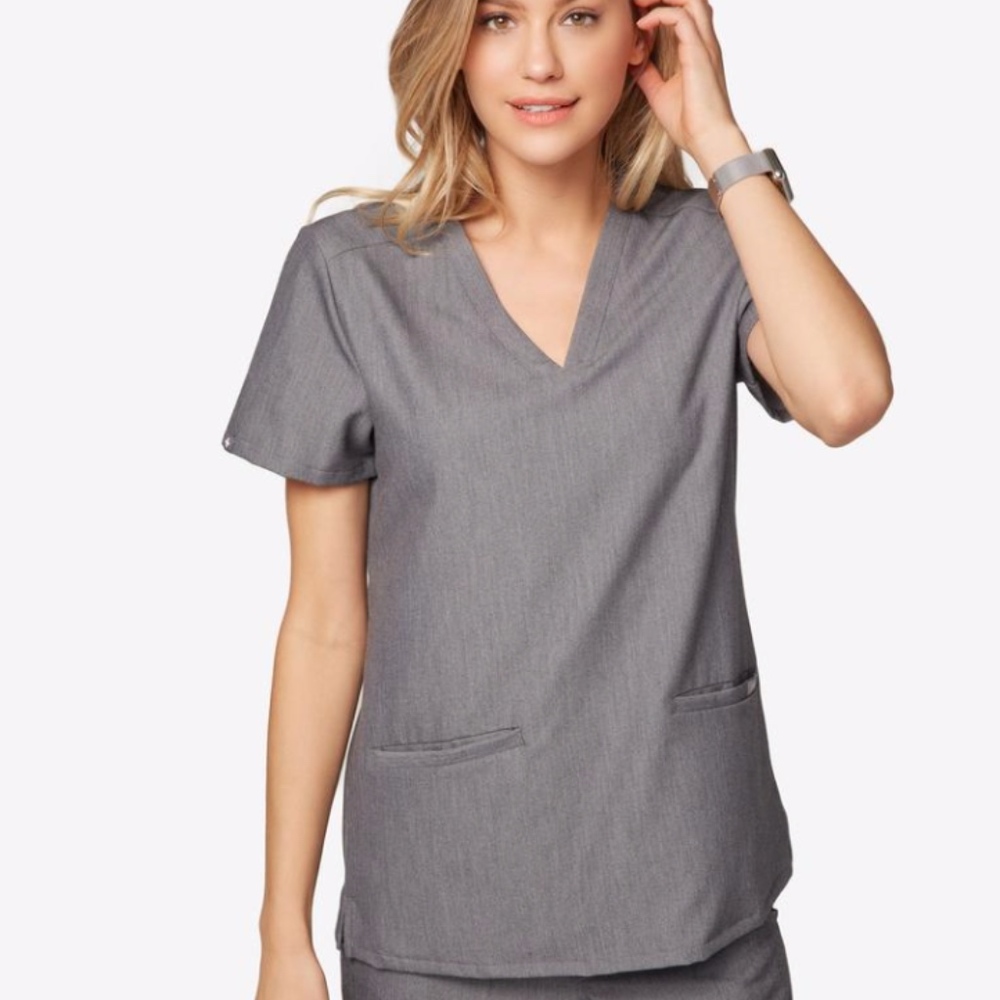 FIGS Casma  Three-Pocket Scrub Top, Graphite
